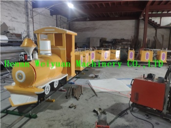 Electric Outdoor Lighted Christmas Class Train 26 Seats